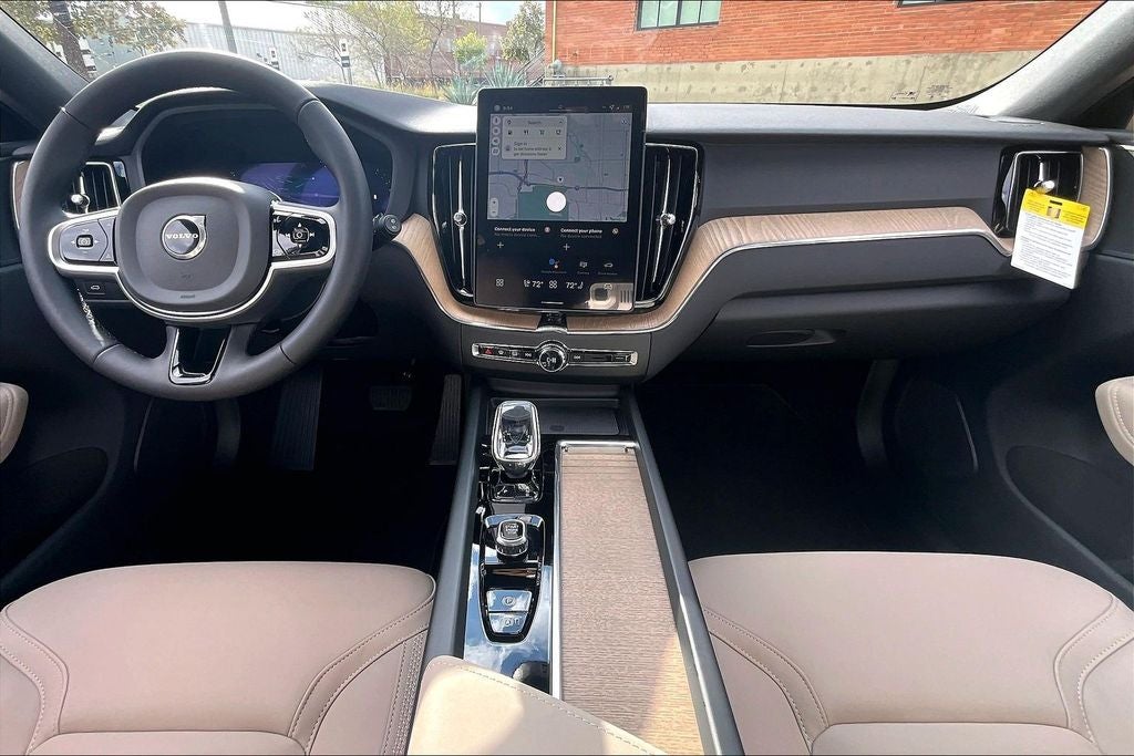 2026 Volvo XC60 B5 Plus