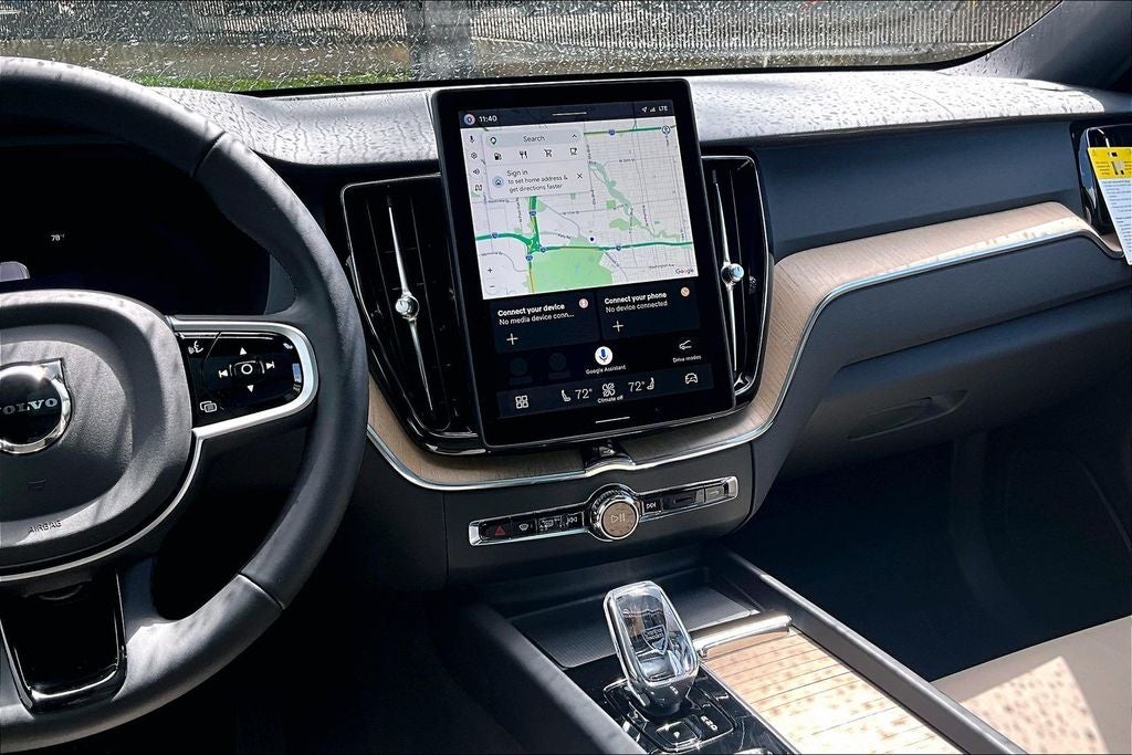 2026 Volvo XC60 B5 Plus