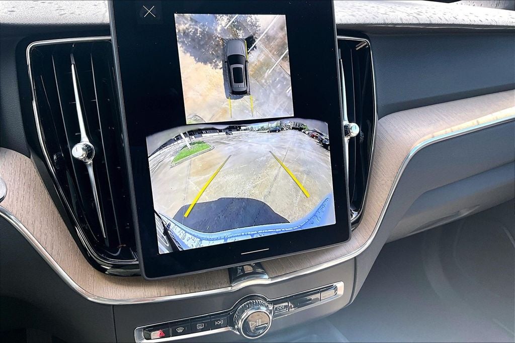 2026 Volvo XC60 B5 Plus