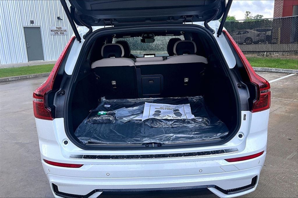 2026 Volvo XC60 B5 Plus
