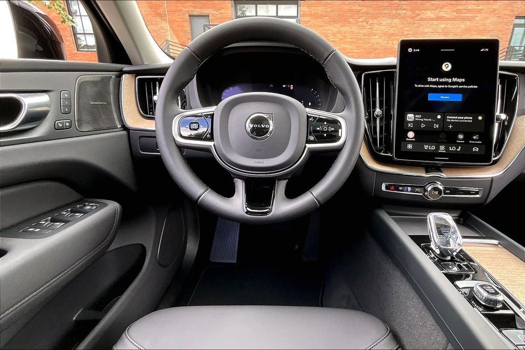 2026 Volvo XC60 B5 Plus