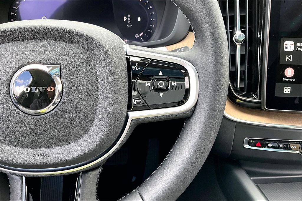 2026 Volvo XC60 B5 Plus