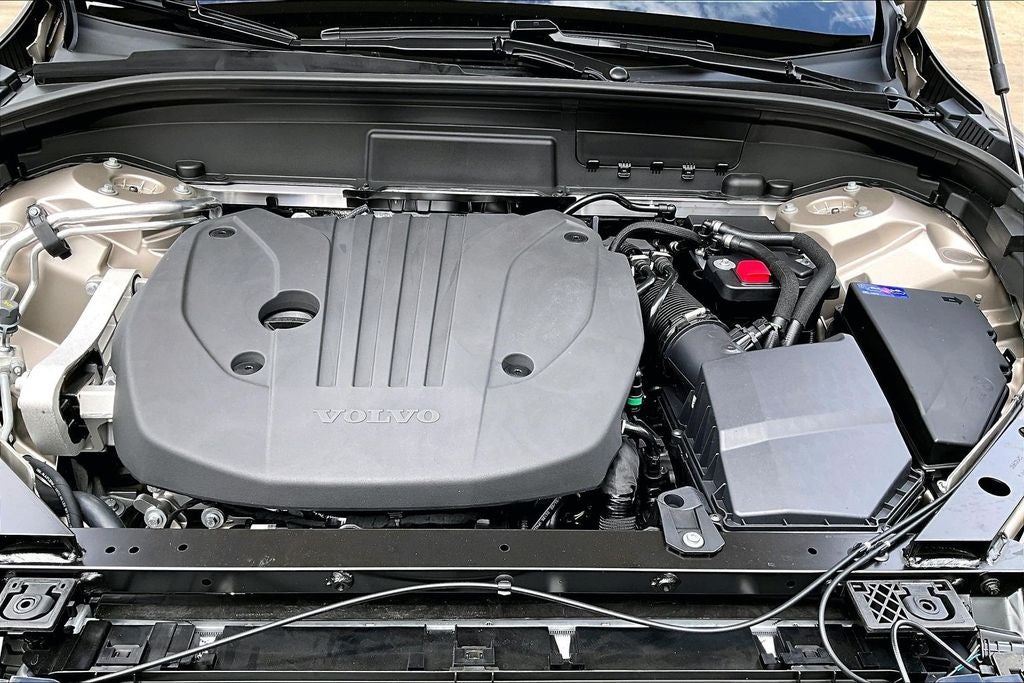 2026 Volvo XC60 B5 Plus