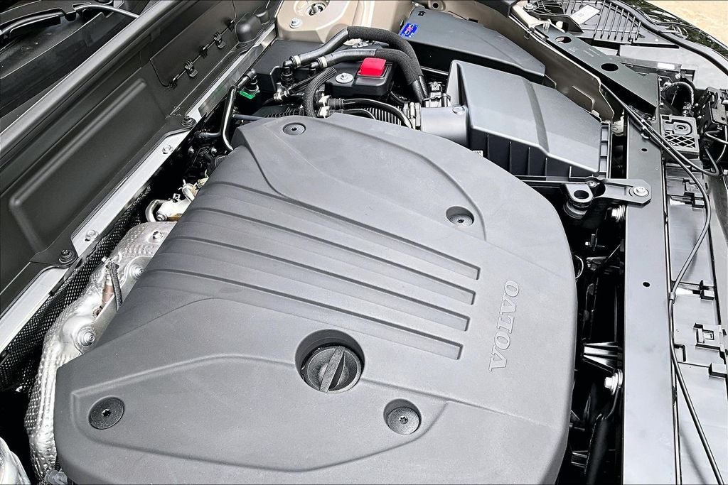 2026 Volvo XC60 B5 Plus