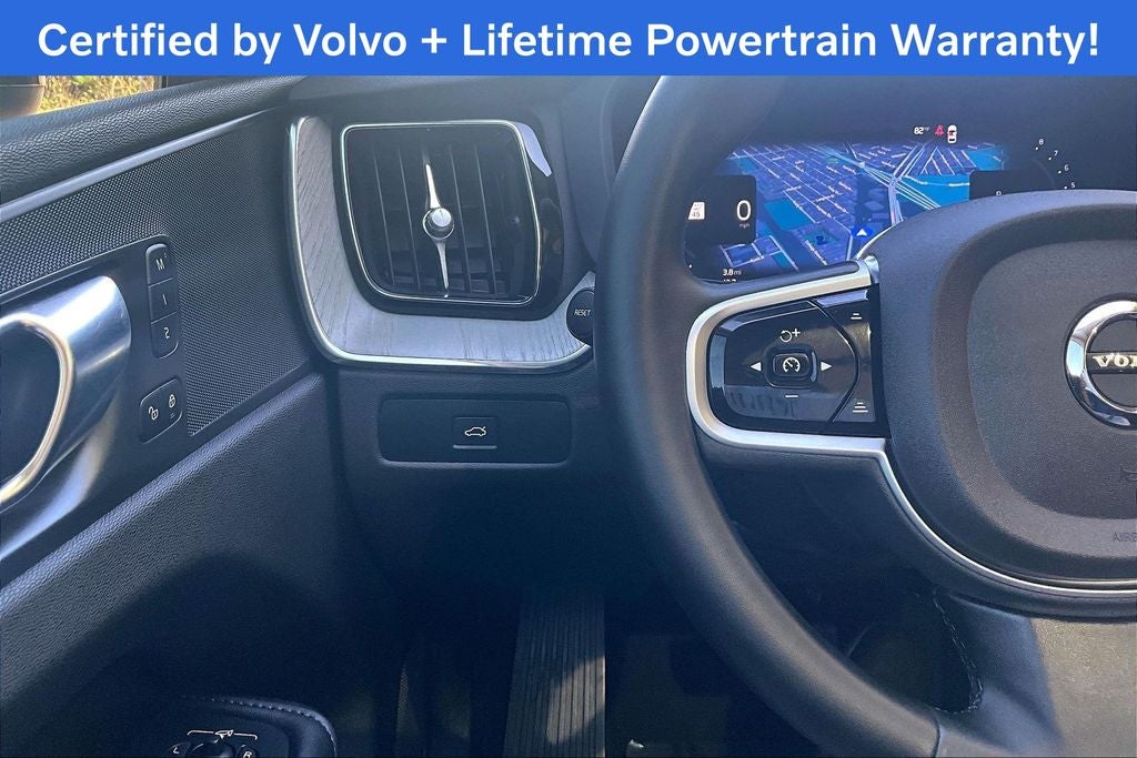 2025 Volvo XC60 B5 Plus