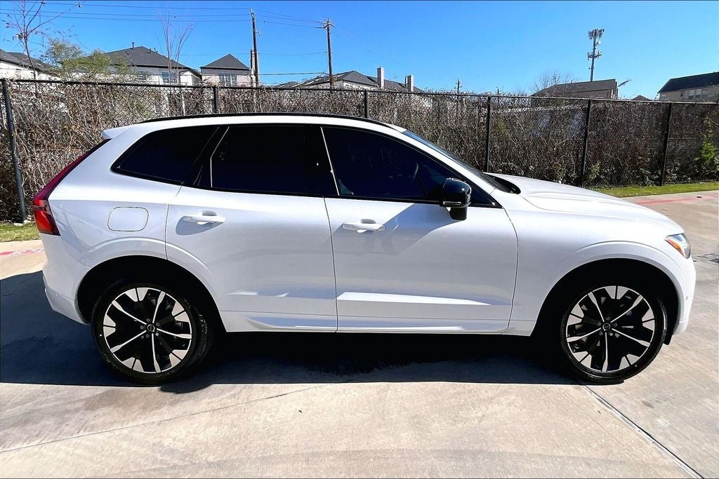 2026 Volvo XC60 B5 Plus