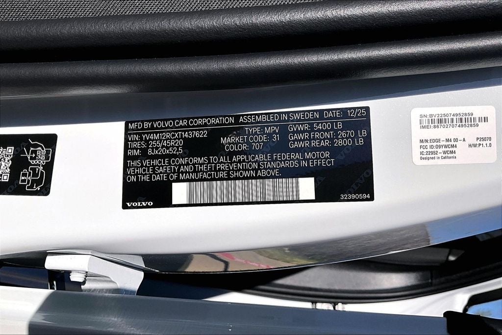 2026 Volvo XC60 B5 Plus