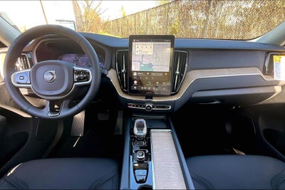 2026 Volvo XC60 B5 Plus