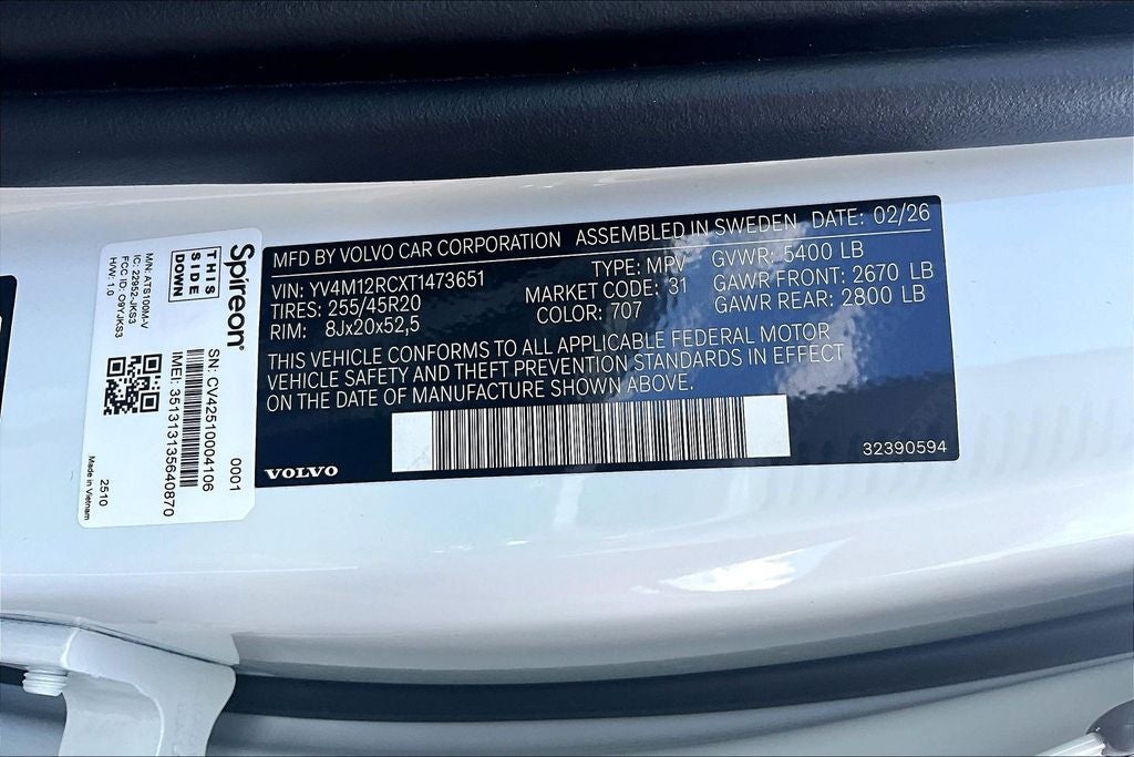 2026 Volvo XC60 B5 Plus