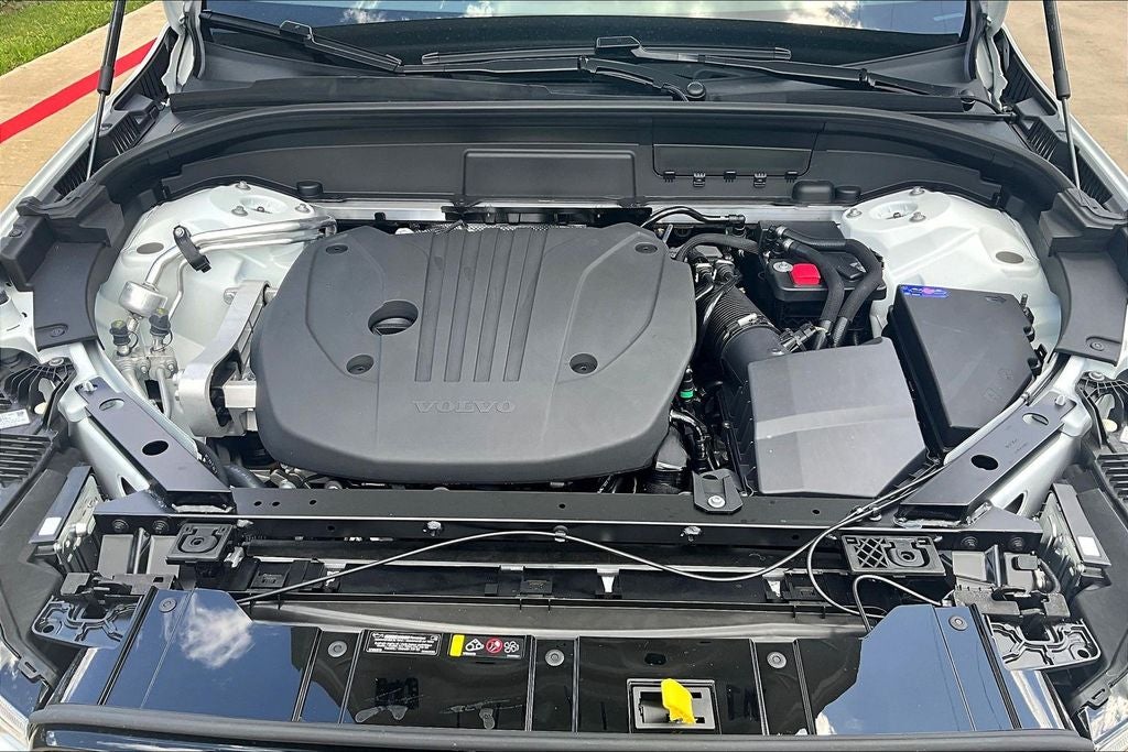2026 Volvo XC60 B5 Plus