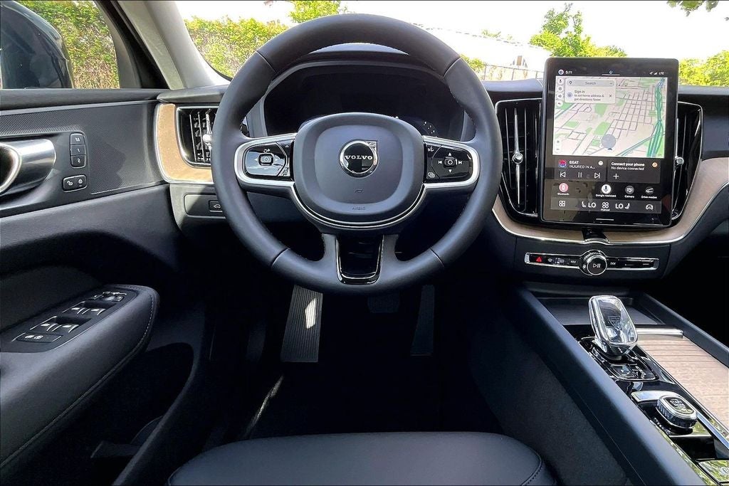 2026 Volvo XC60 B5 Plus