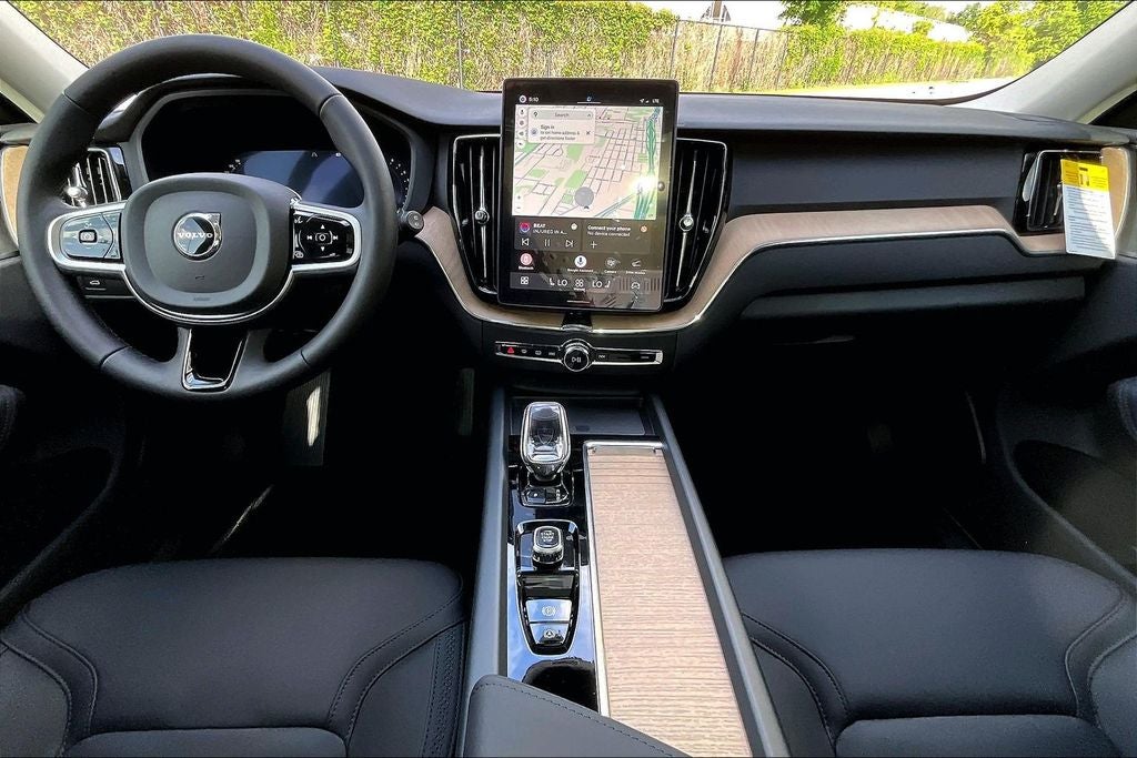 2026 Volvo XC60 B5 Plus