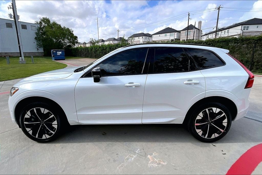 2026 Volvo XC60 B5 Plus