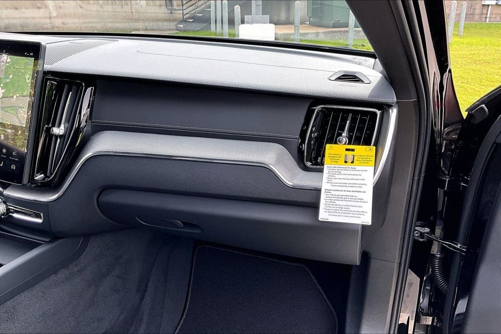 2026 Volvo XC60 B5 Ultra Black Edition