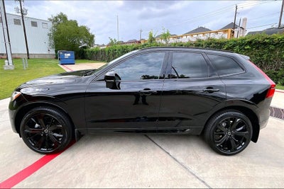 2026 Volvo XC60 B5 Ultra Black Edition
