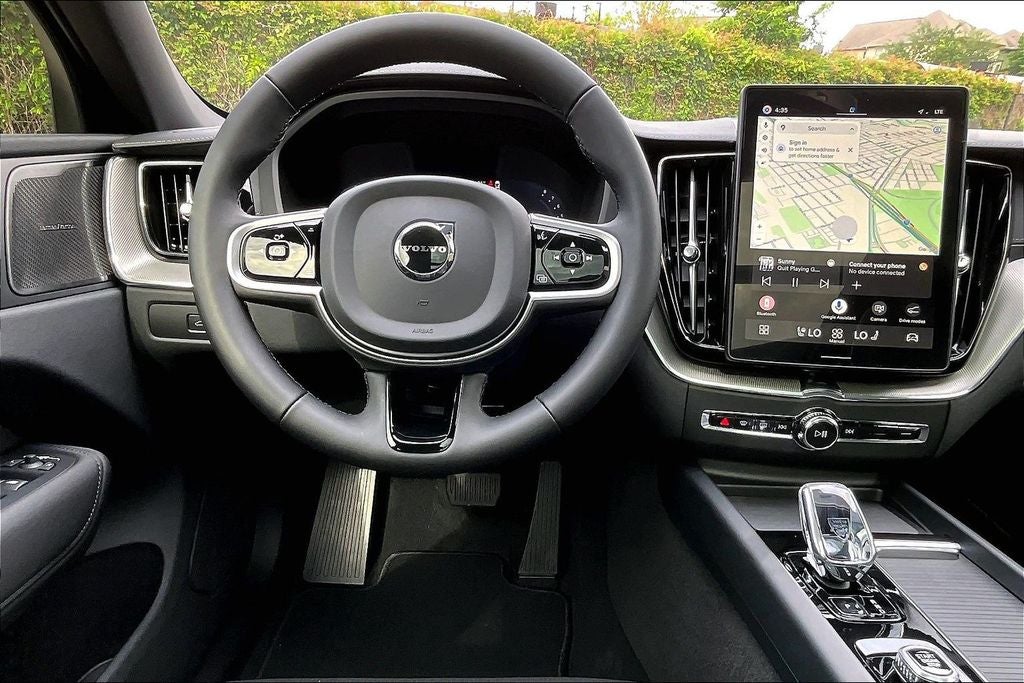 2026 Volvo XC60 B5 Ultra Black Edition