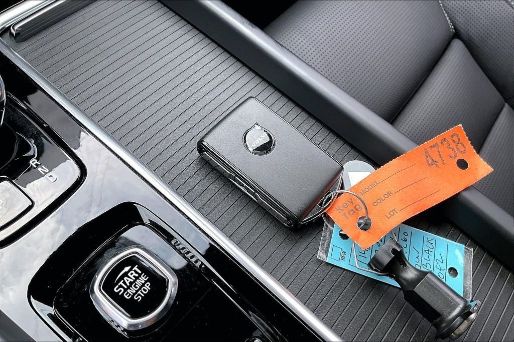 2026 Volvo XC60 B5 Ultra Black Edition