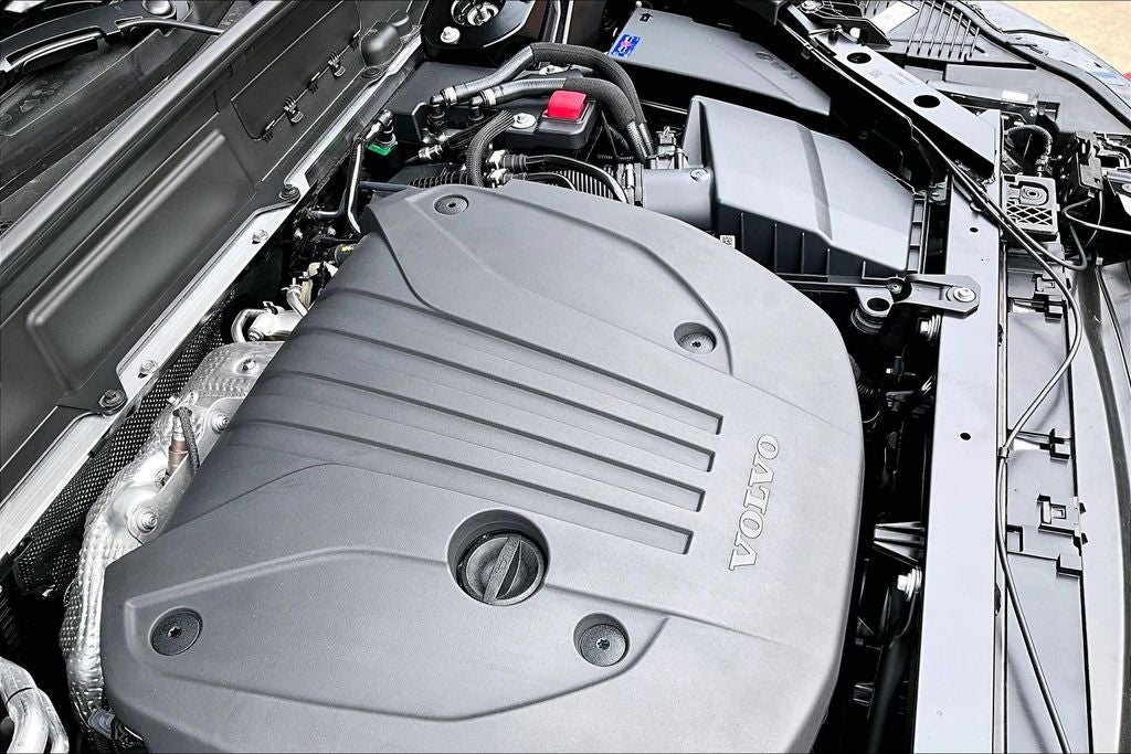 2026 Volvo XC60 B5 Ultra Black Edition