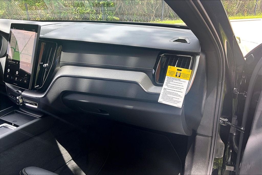 2026 Volvo XC60 B5 Ultra Black Edition