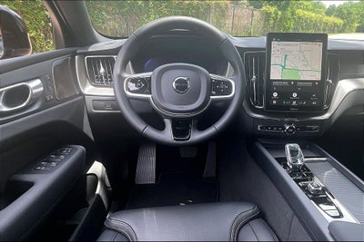 2026 Volvo XC60 B5 Ultra Black Edition