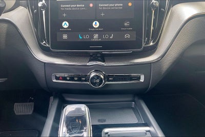 2026 Volvo XC60 B5 Ultra Black Edition