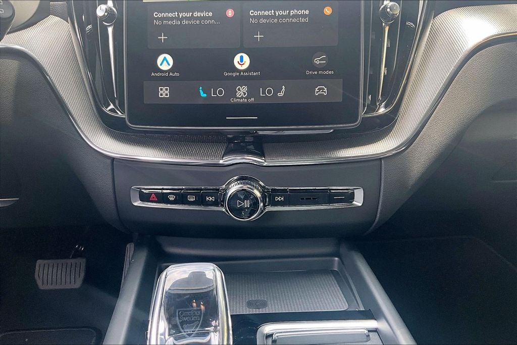 2026 Volvo XC60 B5 Ultra Black Edition