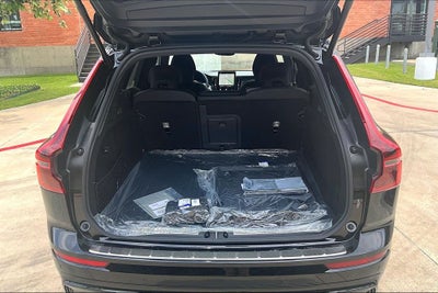 2026 Volvo XC60 B5 Ultra Black Edition