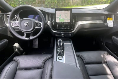 2026 Volvo XC60 B5 Ultra Black Edition