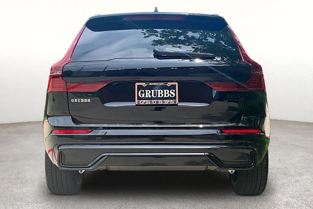 2026 Volvo XC60 B5 Ultra Black Edition