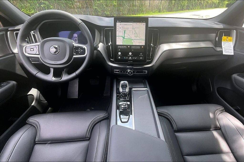 2026 Volvo XC60 B5 Ultra Black Edition