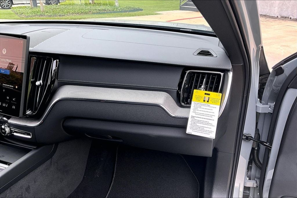 2026 Volvo XC60 B5 Ultra Black Edition