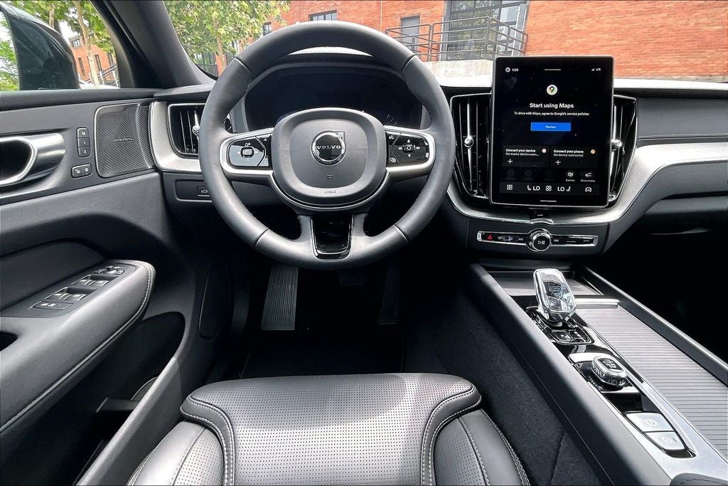 2026 Volvo XC60 B5 Ultra Black Edition