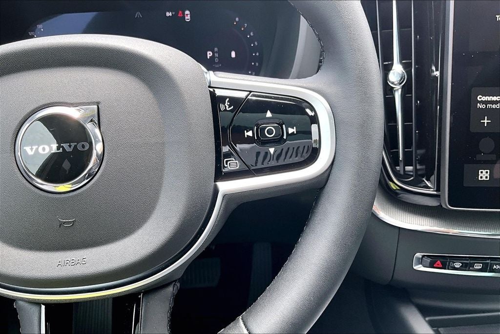 2026 Volvo XC60 B5 Ultra Black Edition