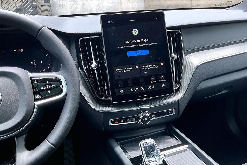 2026 Volvo XC60 B5 Ultra Black Edition