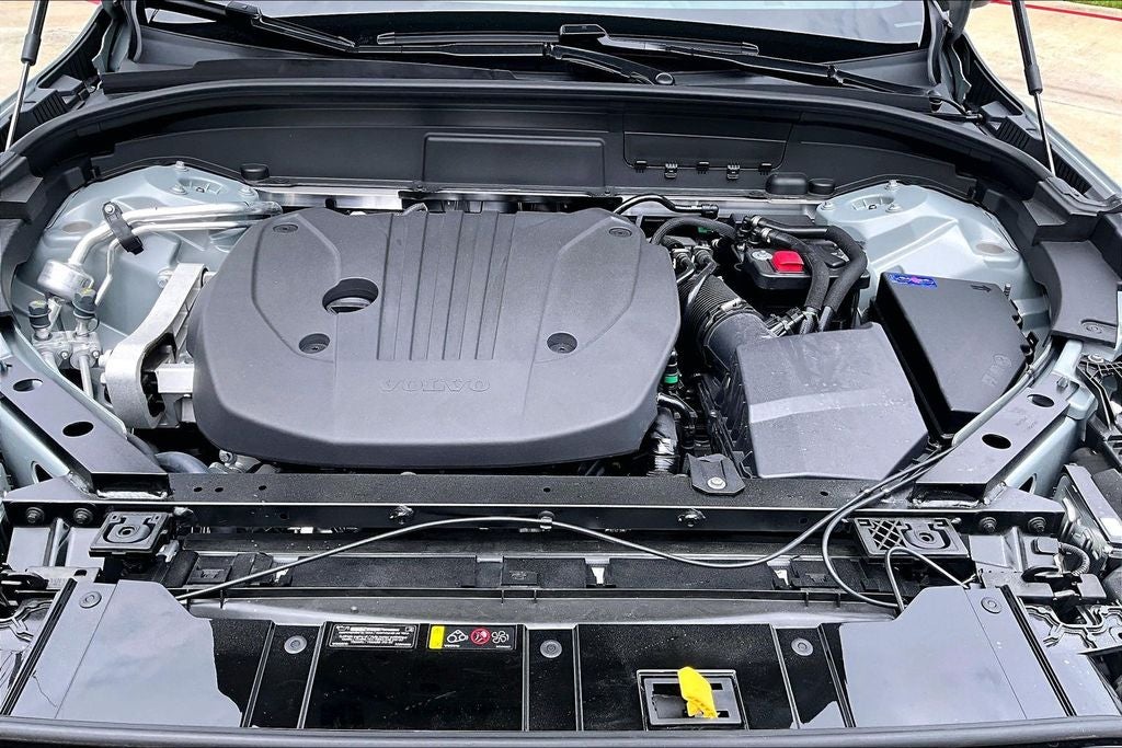 2026 Volvo XC60 B5 Ultra Black Edition