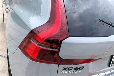 2026 Volvo XC60 B5 Ultra Black Edition