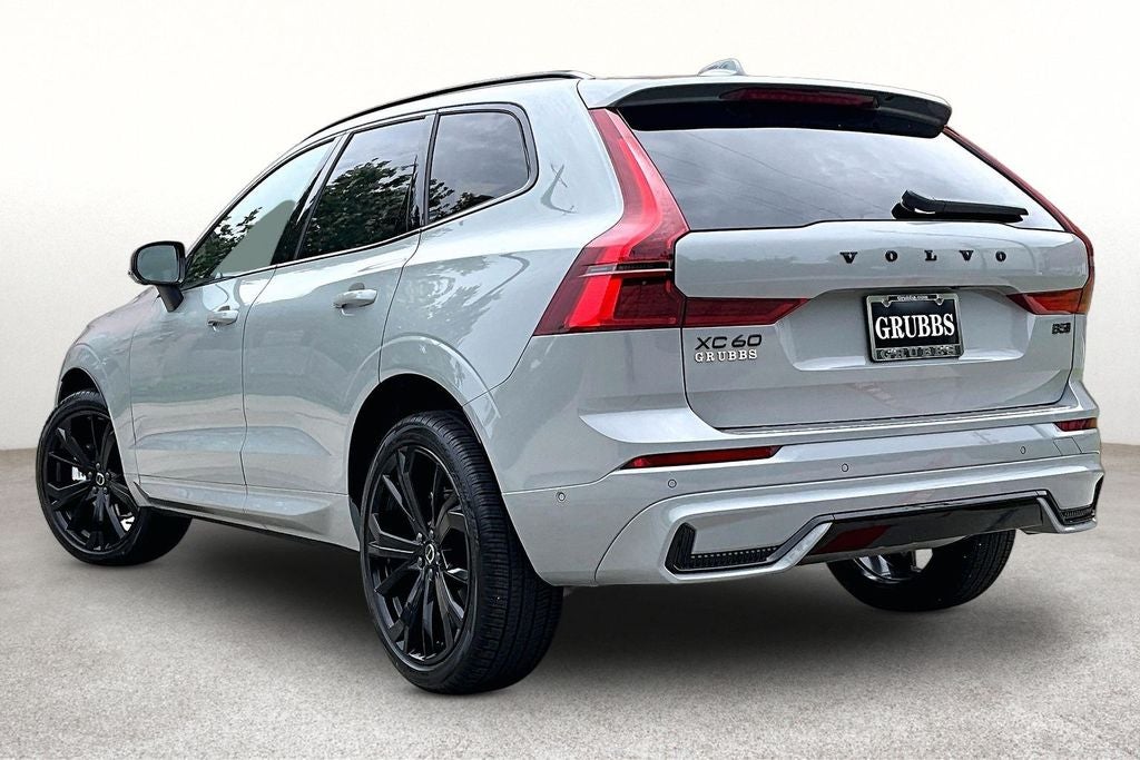 2026 Volvo XC60 B5 Ultra Black Edition