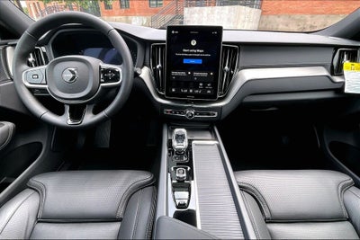 2026 Volvo XC60 B5 Ultra Black Edition