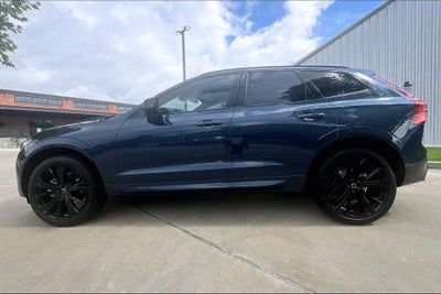 2026 Volvo XC60 B5 Ultra Black Edition