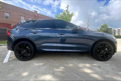 2026 Volvo XC60 B5 Ultra Black Edition