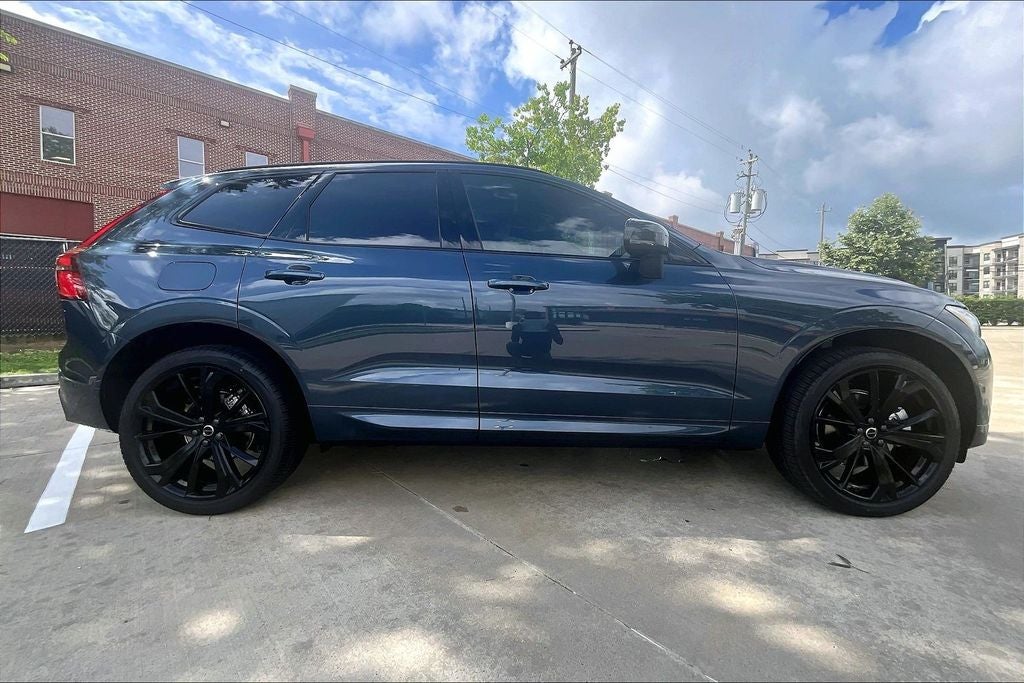 2026 Volvo XC60 B5 Ultra Black Edition