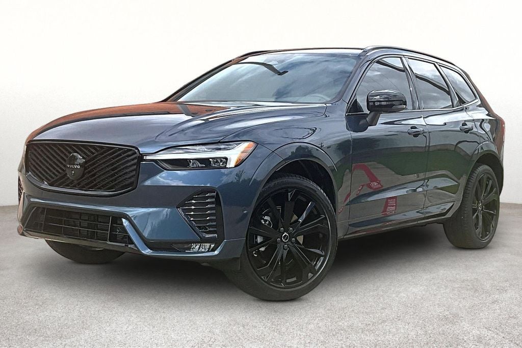 2026 Volvo XC60 B5 Ultra Black Edition