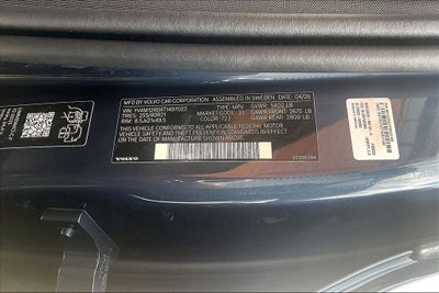 2026 Volvo XC60 B5 Ultra Black Edition