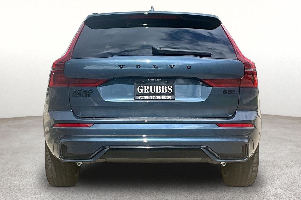 2026 Volvo XC60 B5 Ultra Black Edition