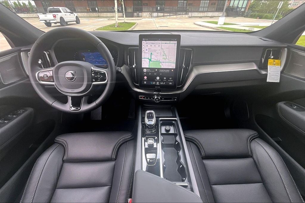 2026 Volvo XC60 B5 Ultra Black Edition