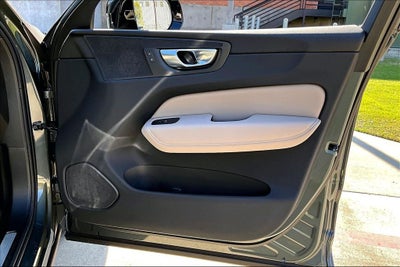 2026 Volvo XC60 B5 Core