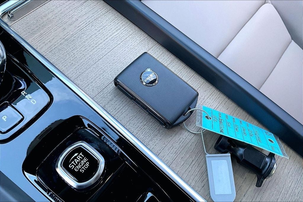 2026 Volvo XC60 B5 Core