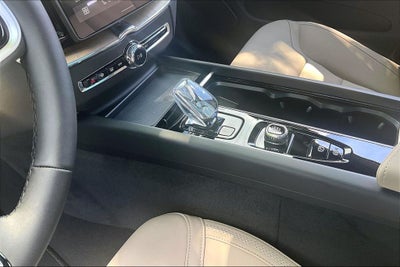 2026 Volvo XC60 B5 Core