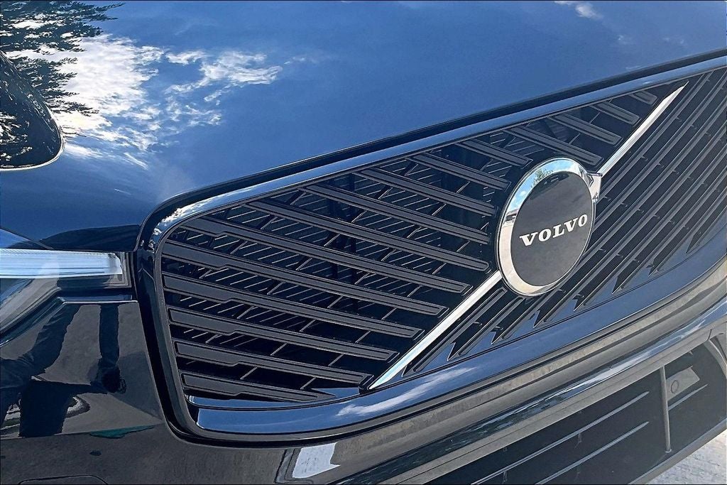 2026 Volvo XC60 B5 Core