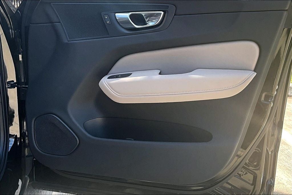 2026 Volvo XC60 B5 Core